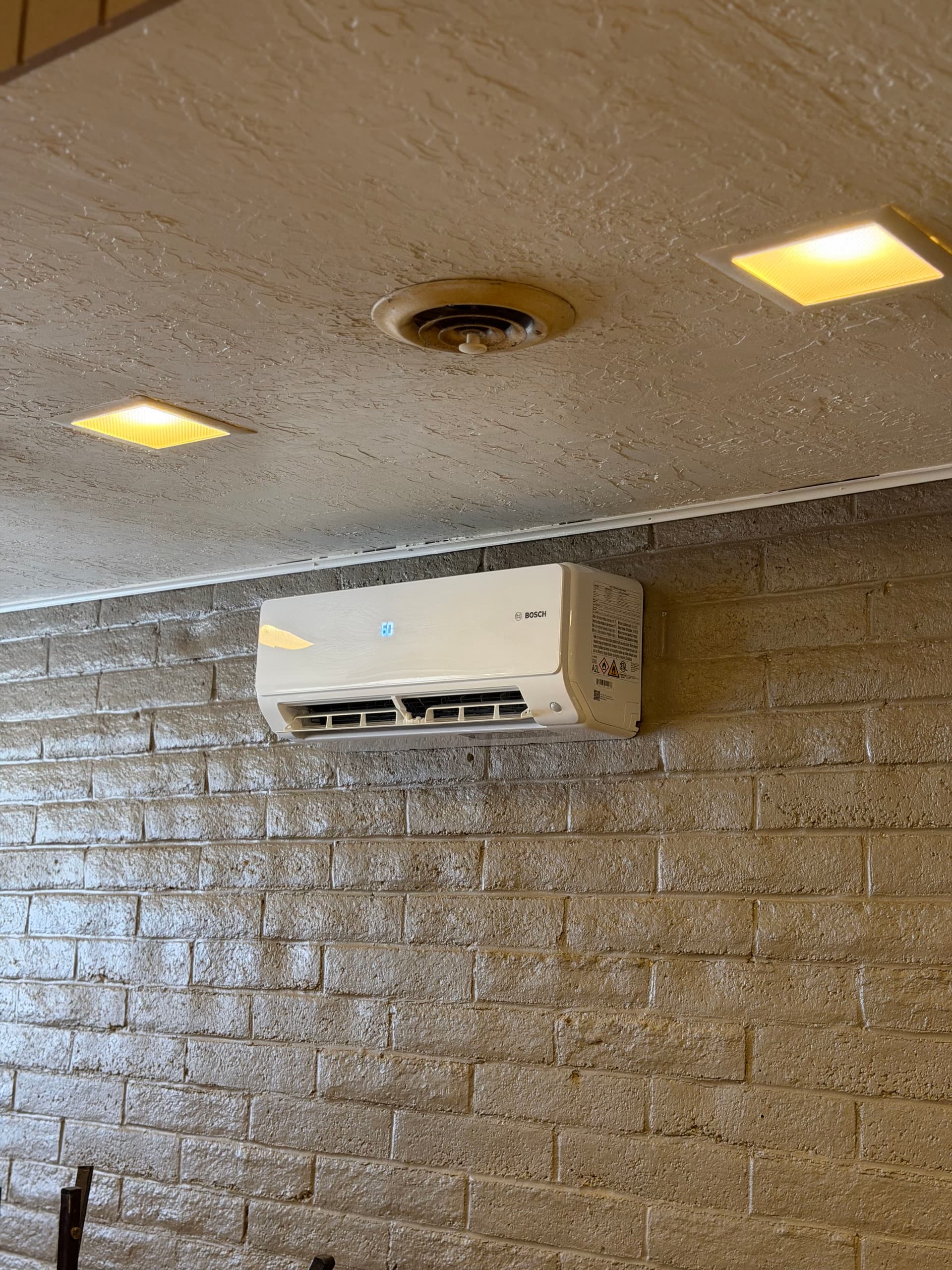 Gallery photos for New Ductless Mini-Split and Exhaust Fan Installation for Desert Diamond Restaurant: Image #4