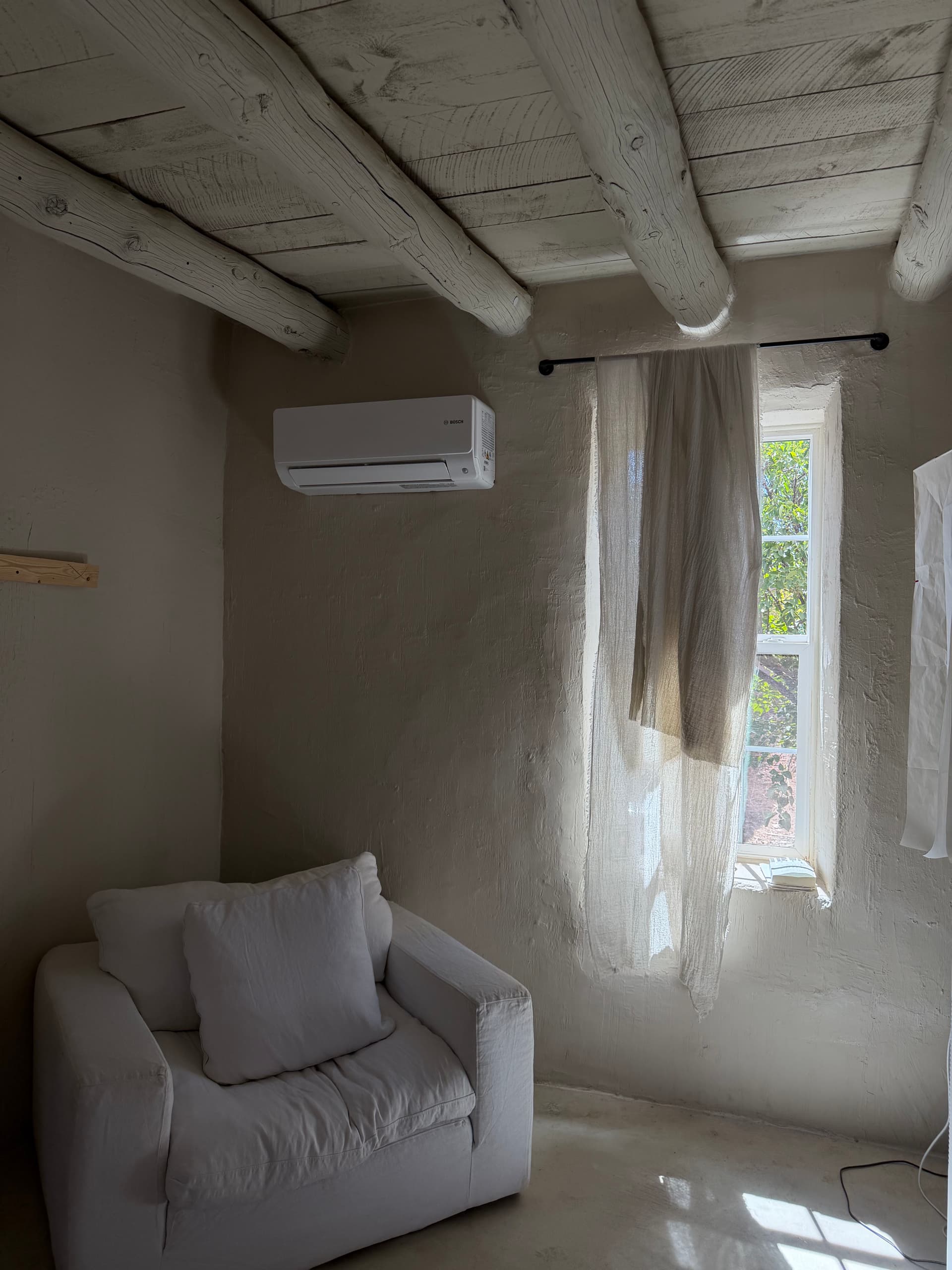 Gallery photos for A Clean 1-to-1 Mini-Split Install That Fixed a Hot Room for Good: Image #1